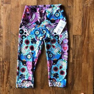 NWT Lavaloka Sugar Skull Cropped Capris size S/M